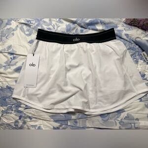 Women’s Alo tennis skirt white NWT size medium